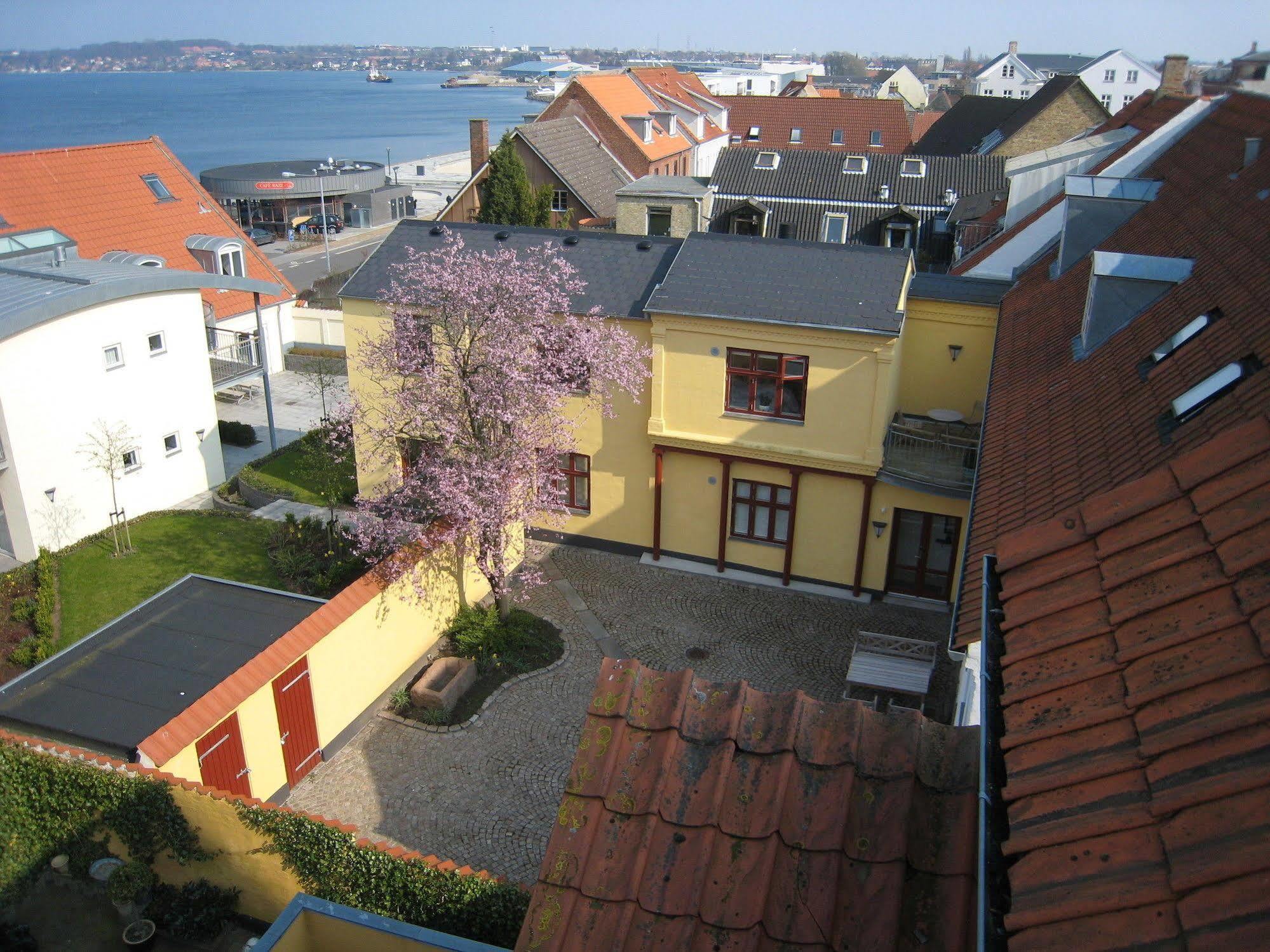 Hotel Borgmestergaarden Middelfart Exterior photo